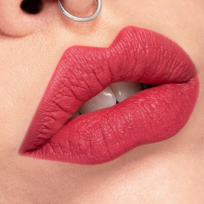 Помада для губ `Catrice` Demi Matt