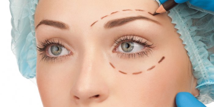 Пластический хирург