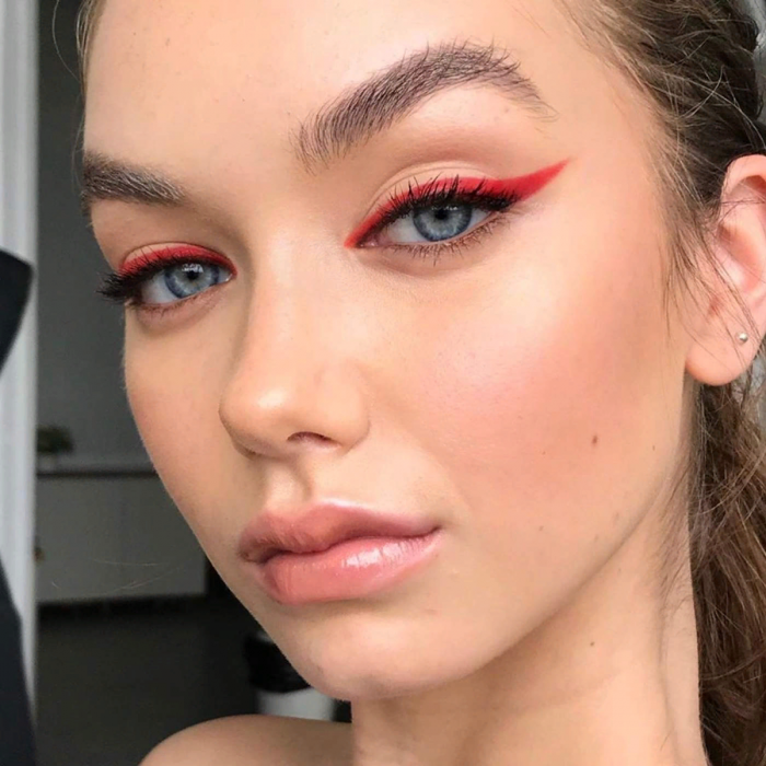 Макияж классика со стрелками