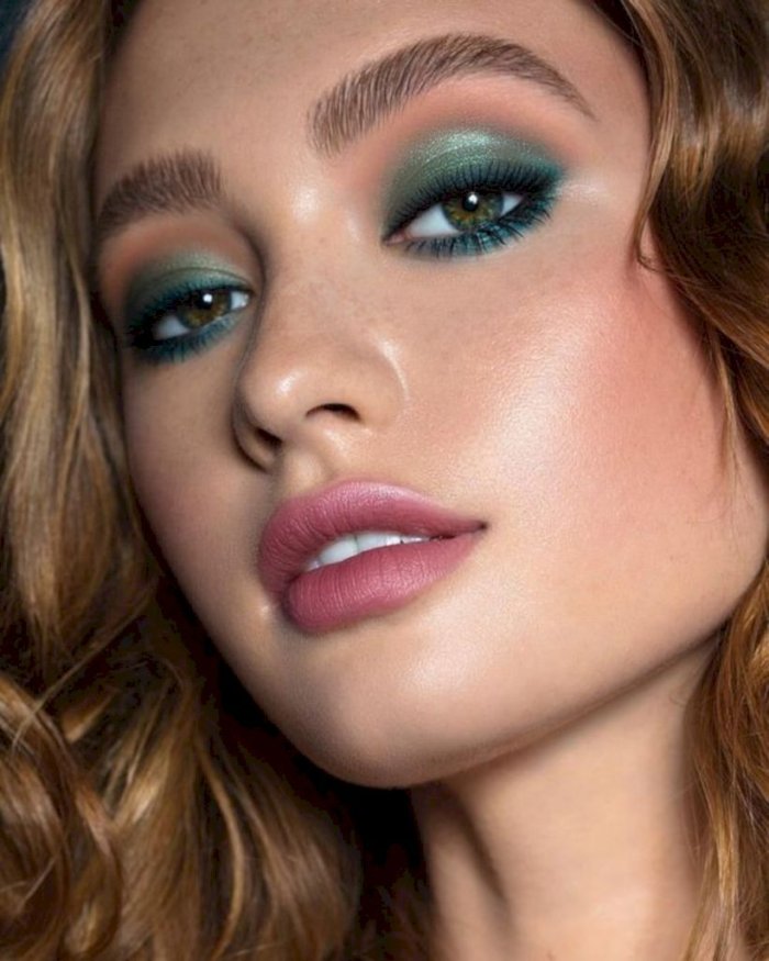 Вечерний макияж 2022 года