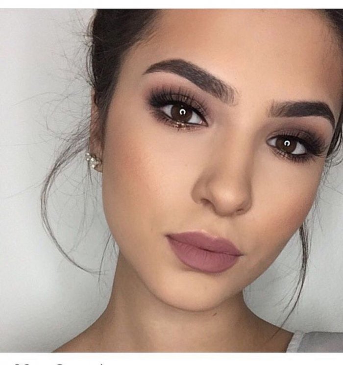 Вечерний макияж для брюнеток