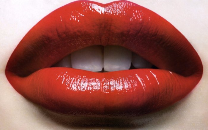 Губная помада Maybelline hydra extreme 260