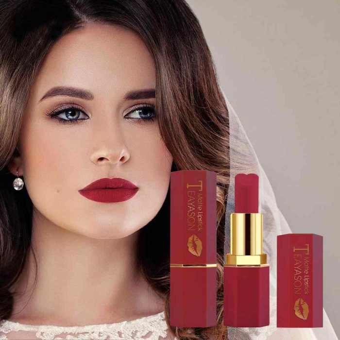 Красная матовая губная помада