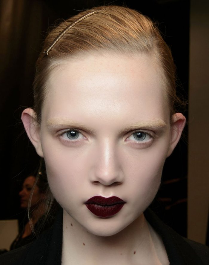 Макияж с черными губами