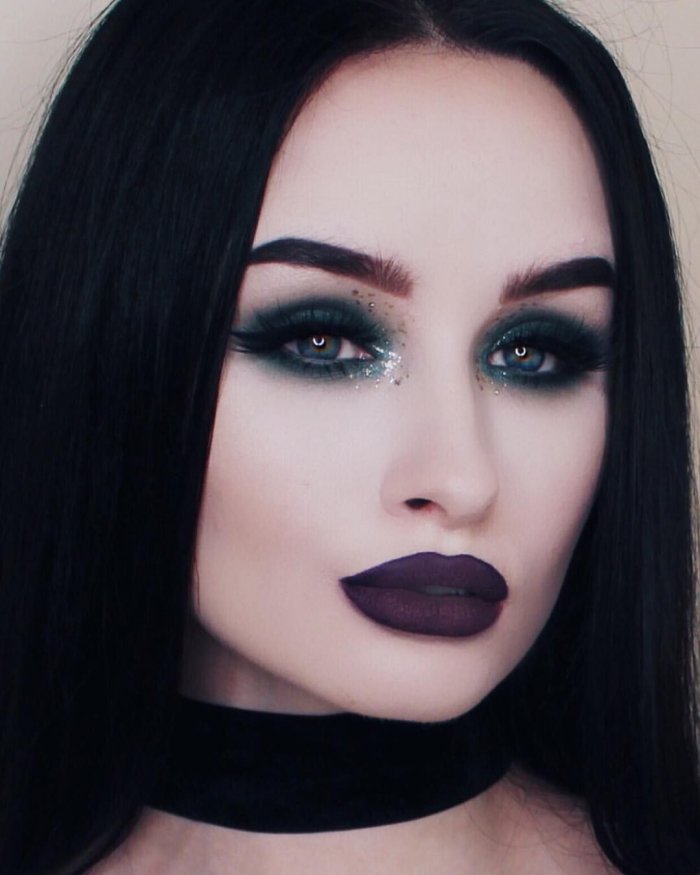 Яркий Готический макияж