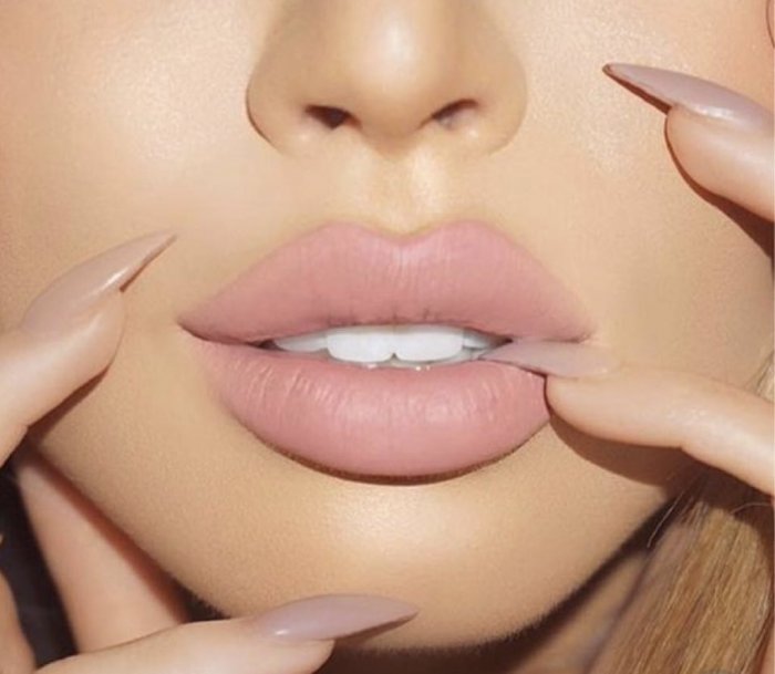 Нюдовая помада