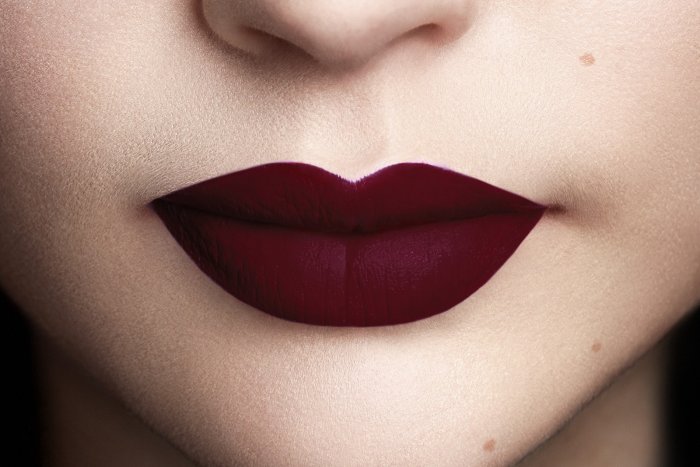 Помада l'Oreal rouge Signature 110