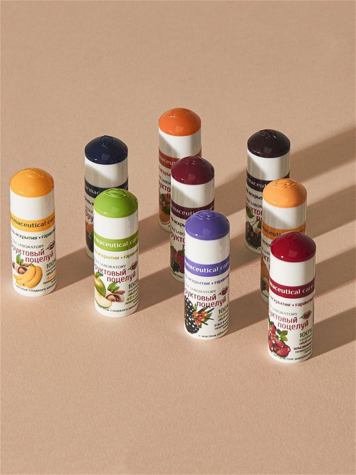 Гигиеническая помада зеленая