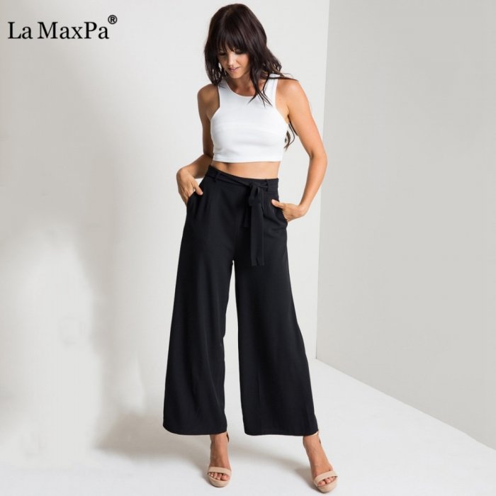 Широкие брюки палаццо с высокой талией