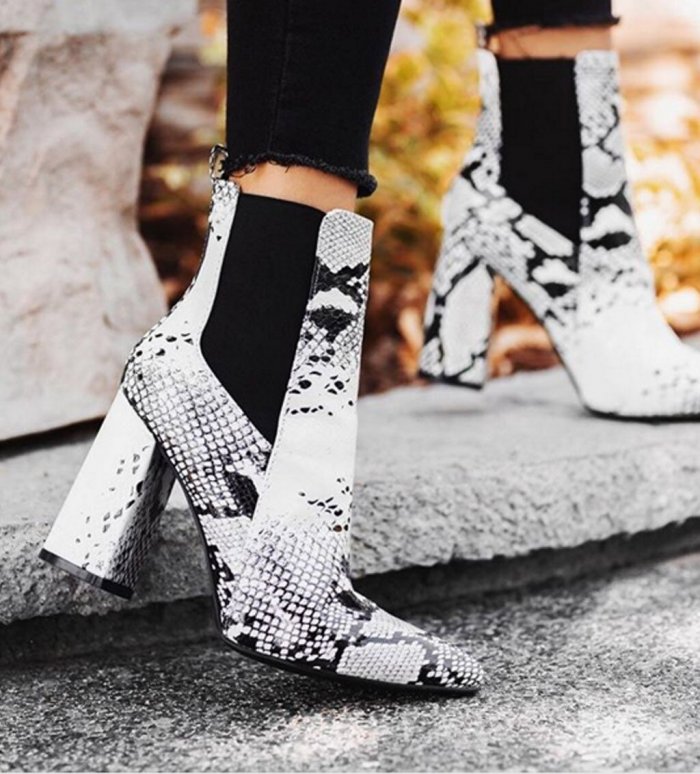 Ботильоны со змеиным принтом 2020