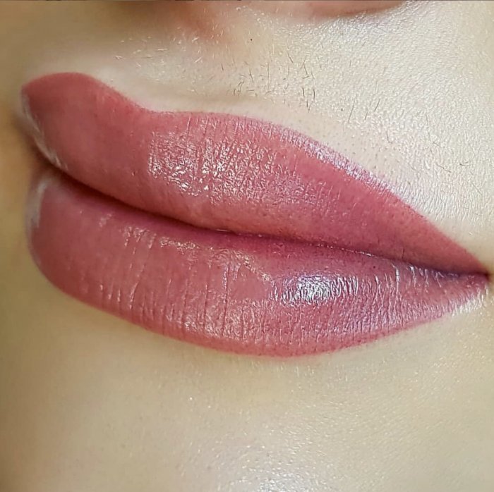 Перманентный макияж губ