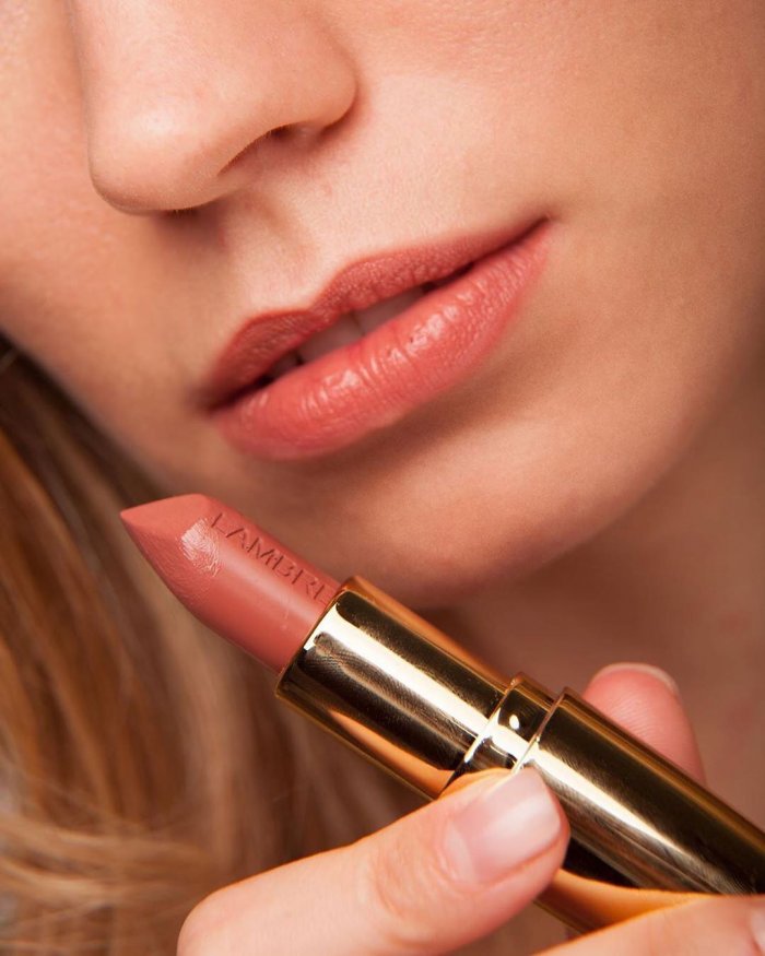 Цвет помады 2021