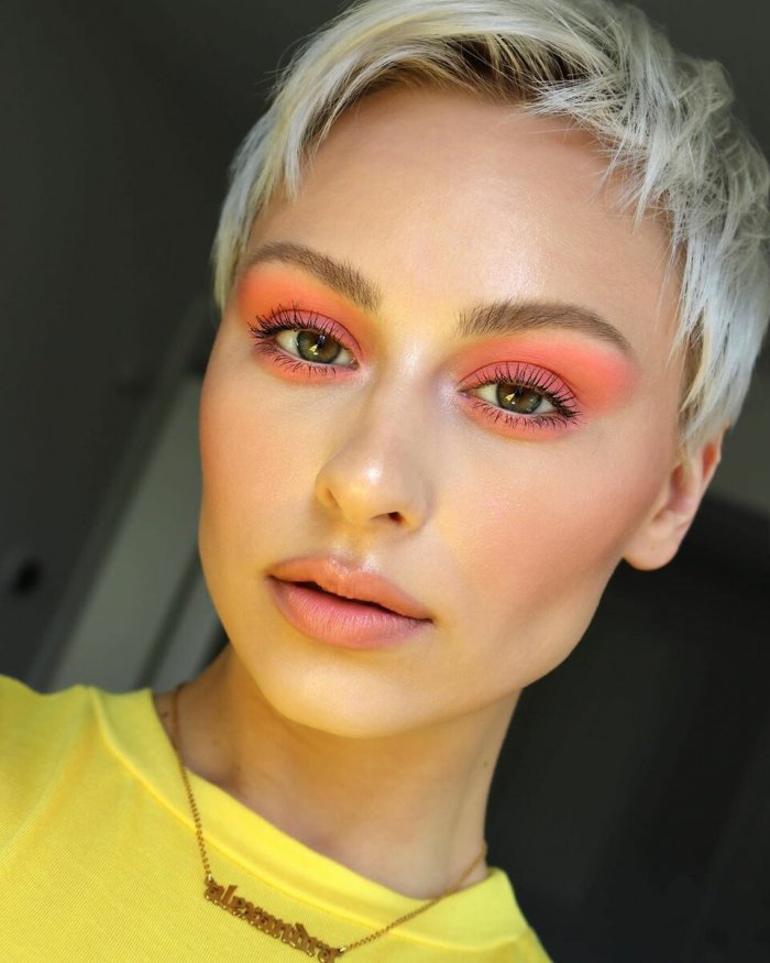 Бордовая помада матовая