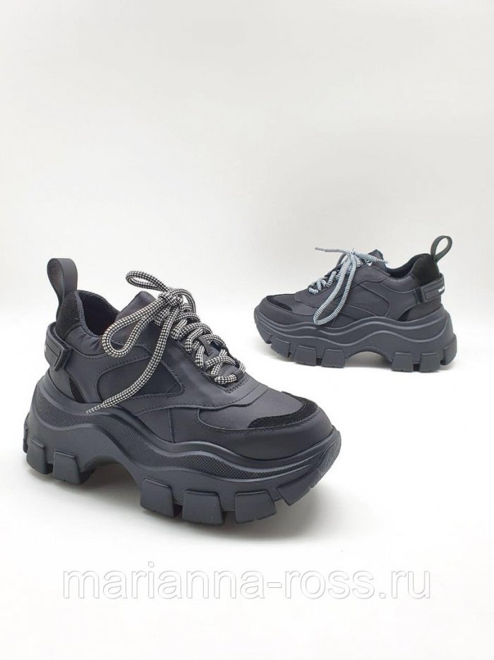 Кроссовки женские модные