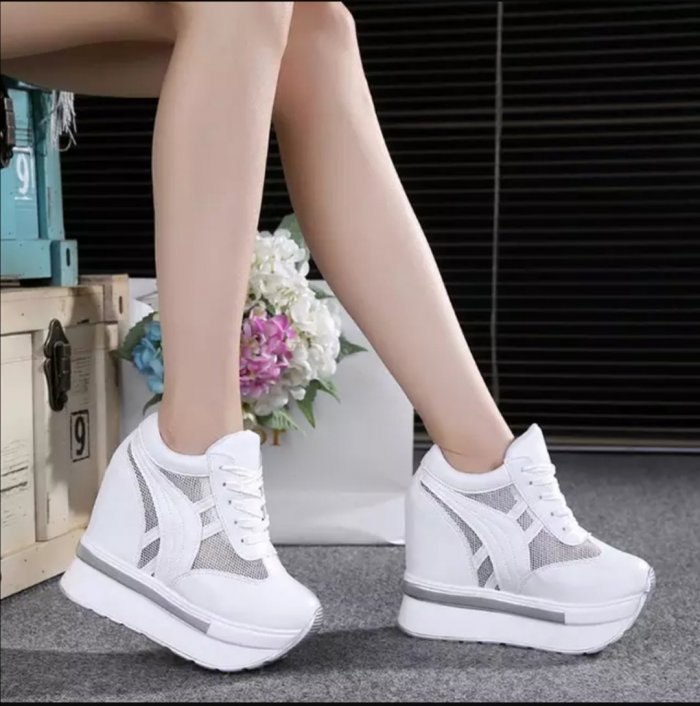 Кроссовки 2021 тренд