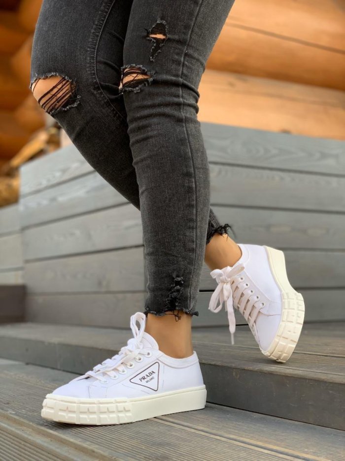 Шикарные кроссовки