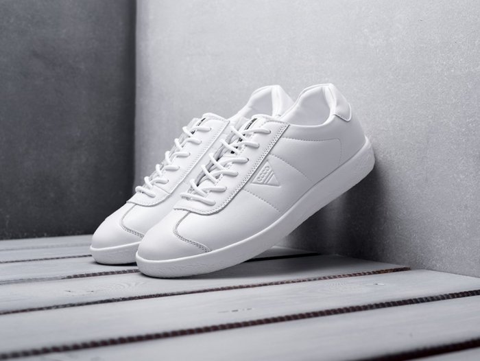 Массивные розовые кроссовки