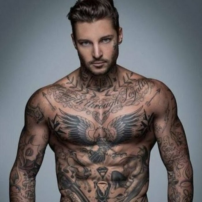 Тату на теле