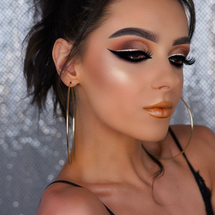 Свадебный макияж 2020 со стрелками для невесты