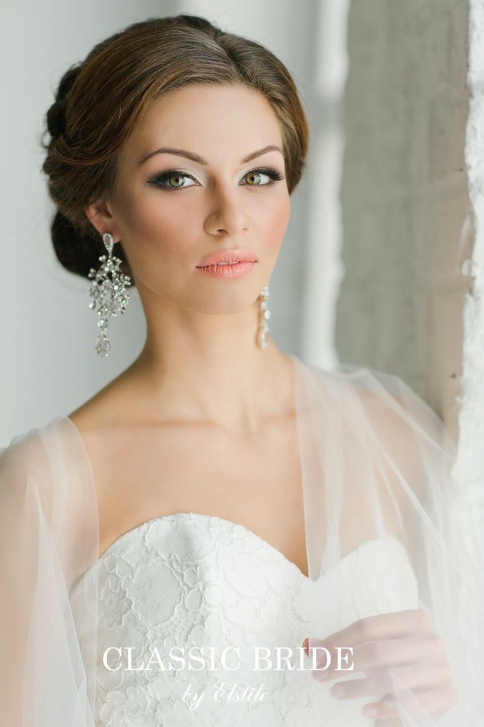 Красивый свадебный макияж со стрелками