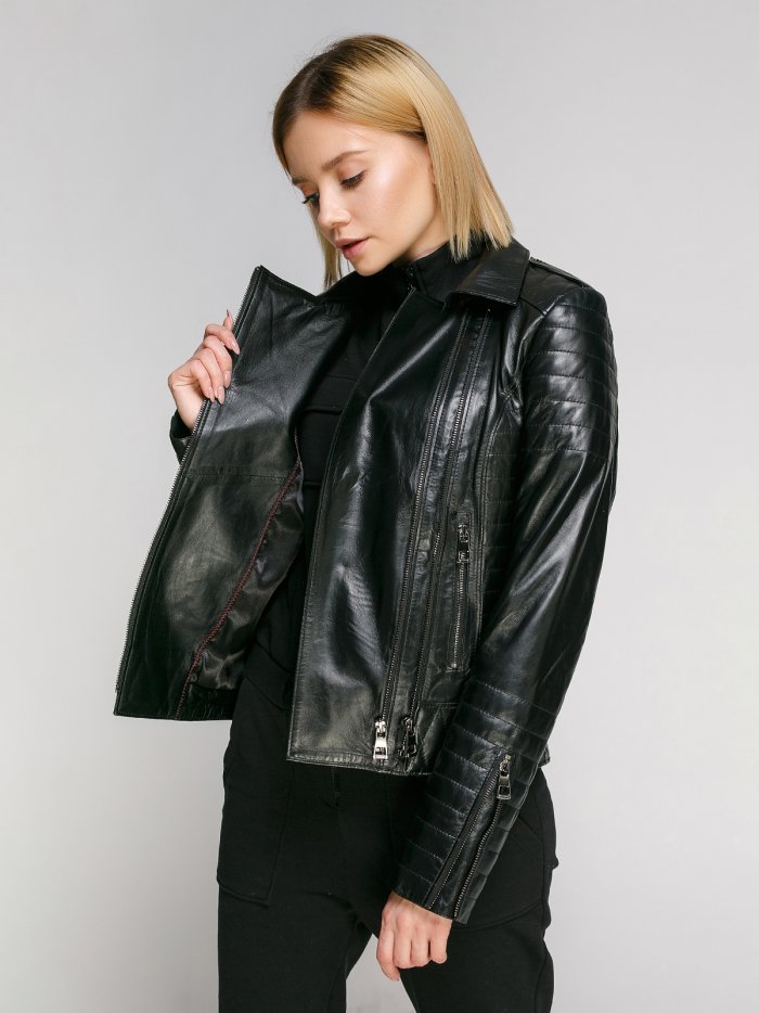 Пальто кожаное с рюшами