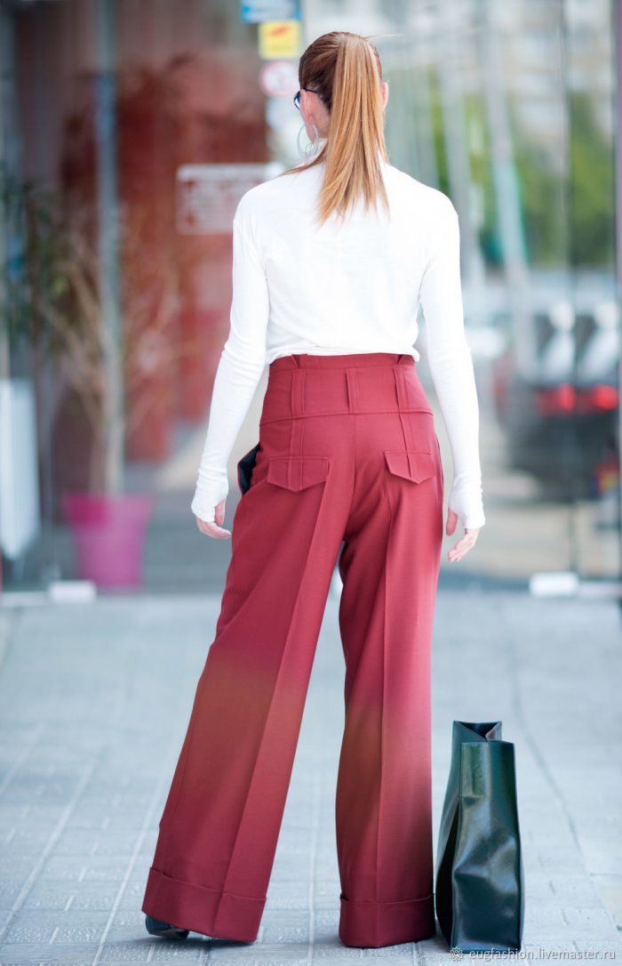 Яркие брюки женские