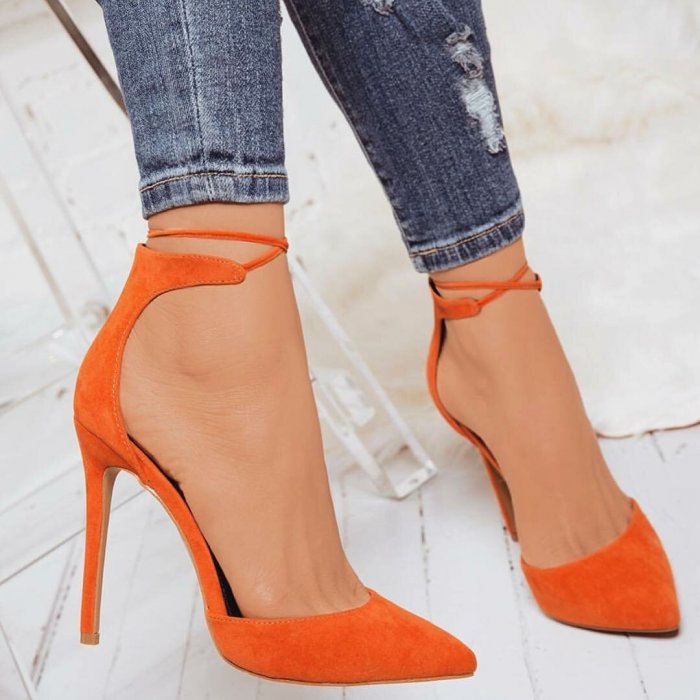 Туфли с цепочкой на каблуке