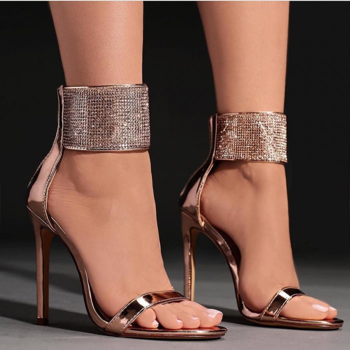 Стильные модные туфли