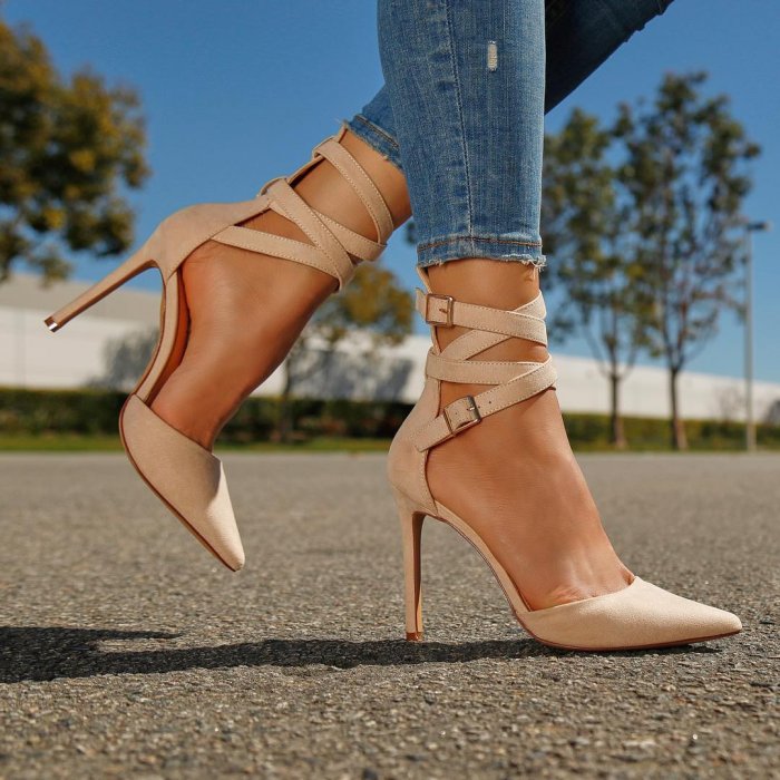 Туфли с переплетом