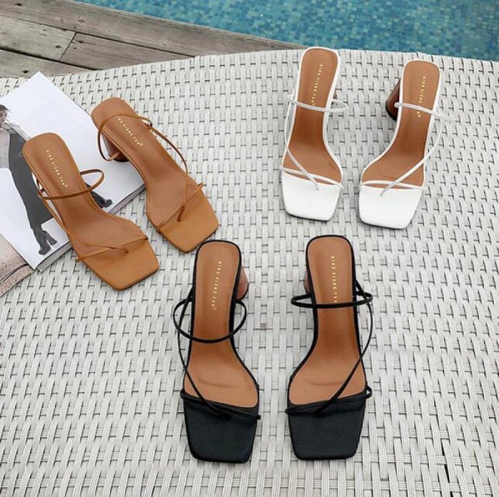 Босоножки с квадратным мысом