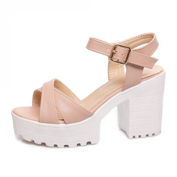 Босоножки на платформе