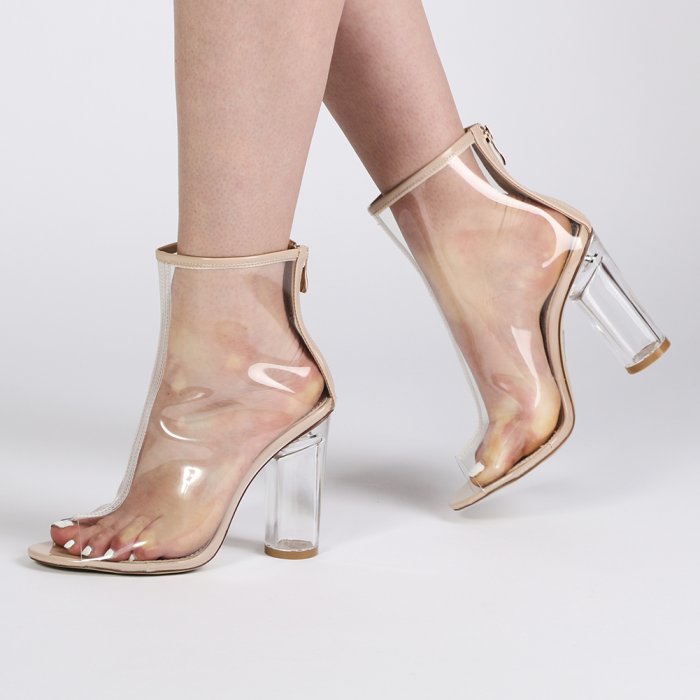 Прозрачные сапоги на каблуке