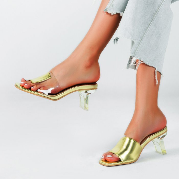 Прозрачные шлепки на каблуке