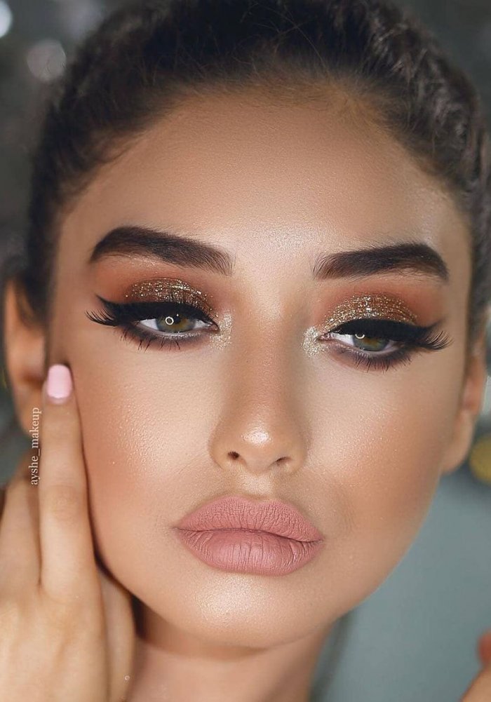 Лола Саидова