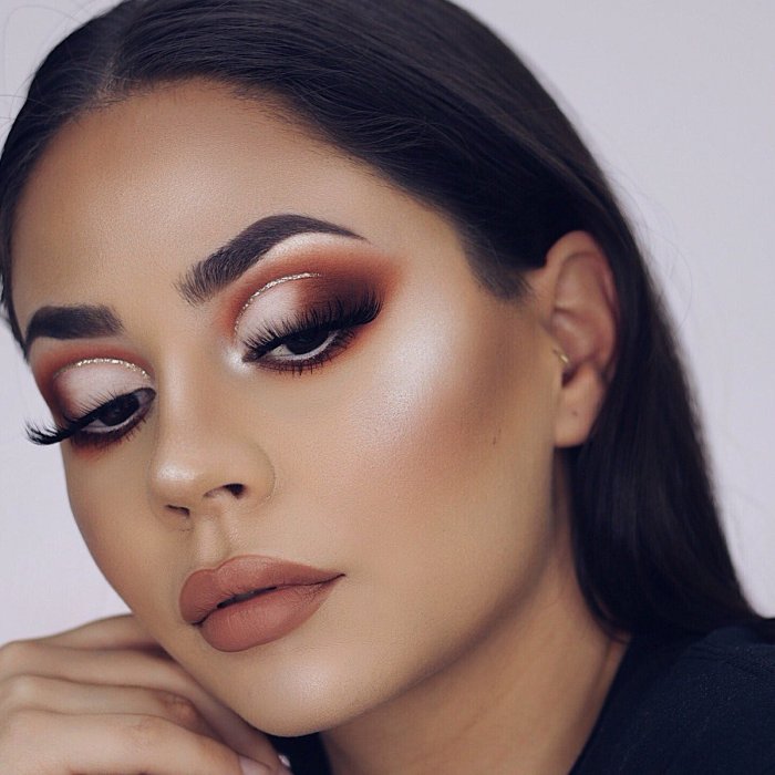 Новогодний макияж 2021 с блестками