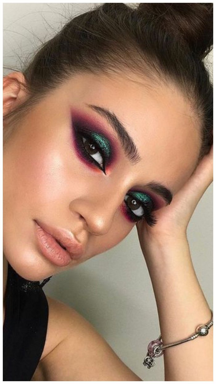 Яркий стильный макияж