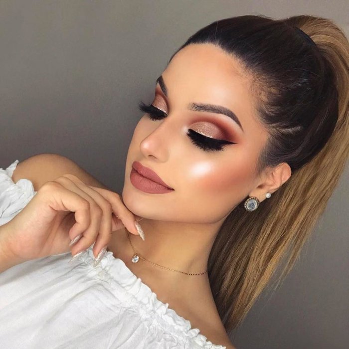 Золотой Смоки айс для карих глаз