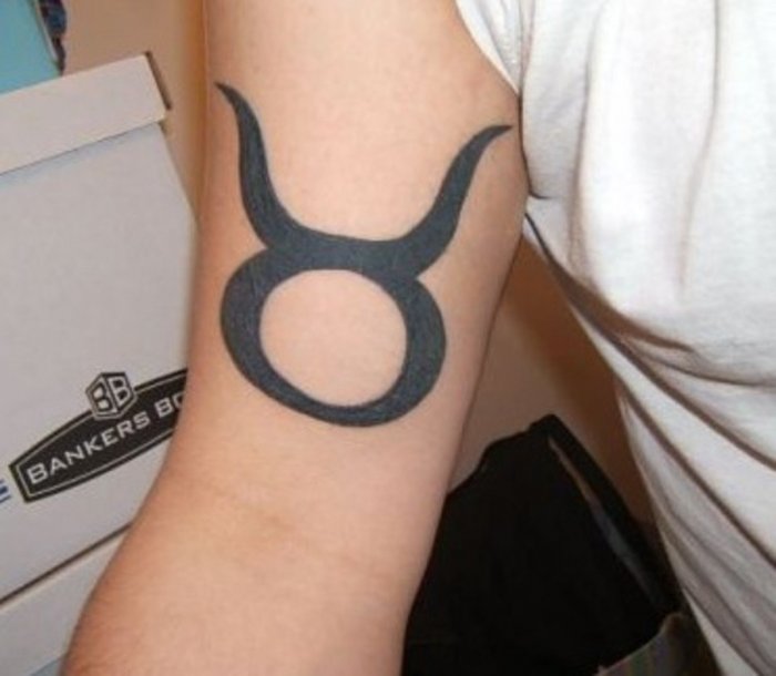 Знак тельца тату