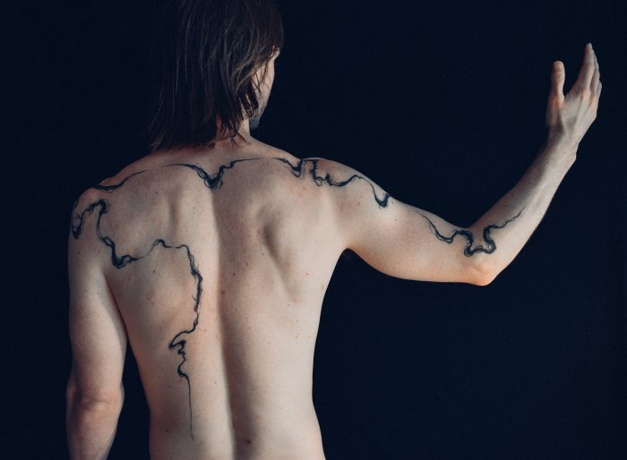 Том Харди воин