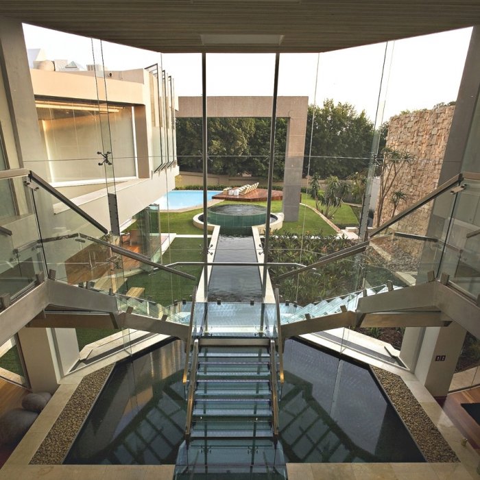 Виллы из стекла