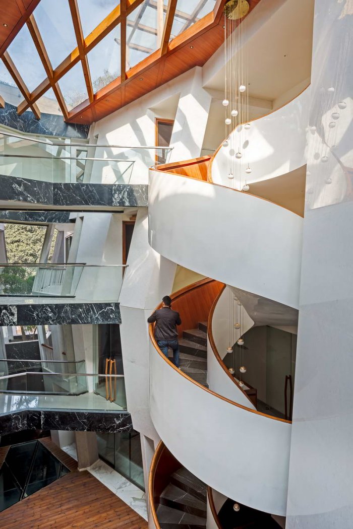 Дом с атриумом проекты