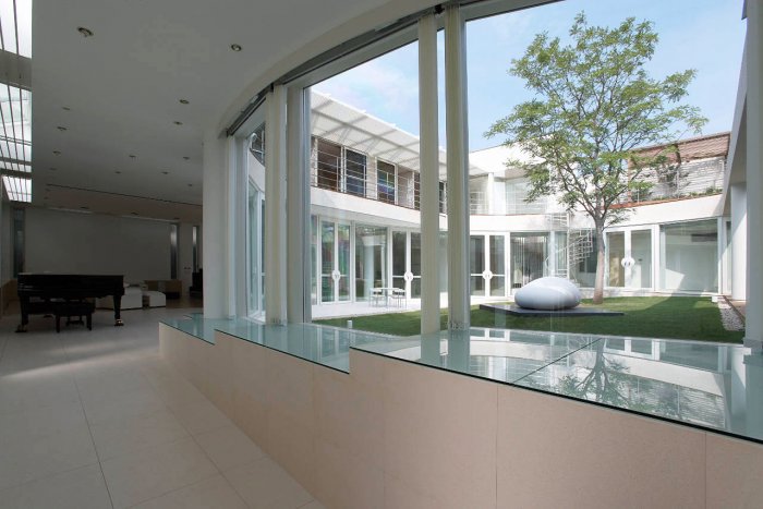 Офисное здание с внутренним двором