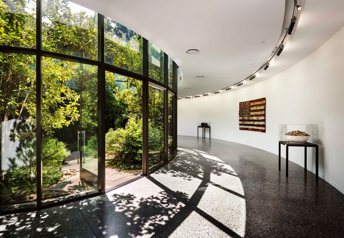 Подземный особняк