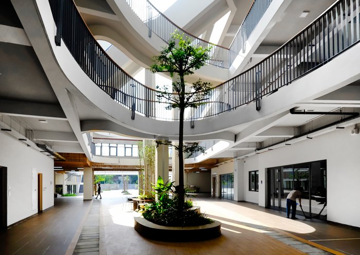 Жилые здания с атриумами