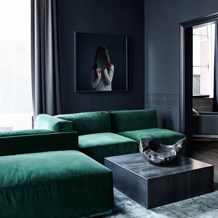 Темно серый интерьер