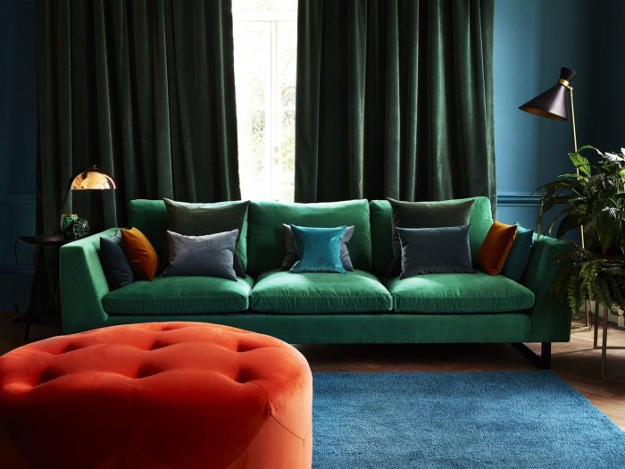 Зеленый диван