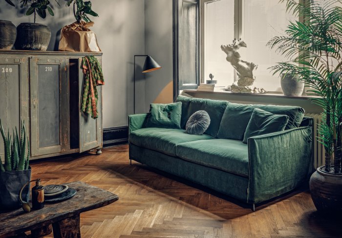 Диван зеленого цвета