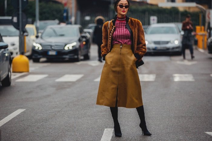 Брюки палаццо с лоферами