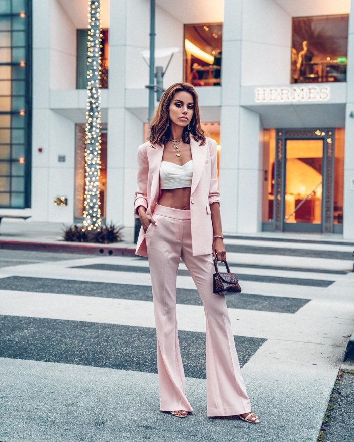 Брюки с резинкой внизу женские