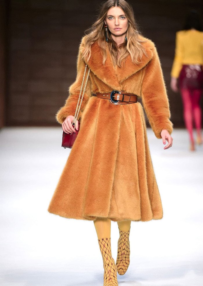 Образы с голубой шубой 2020